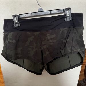 Lululemon Speed Up Low Rise Lined Shorts 2.5
